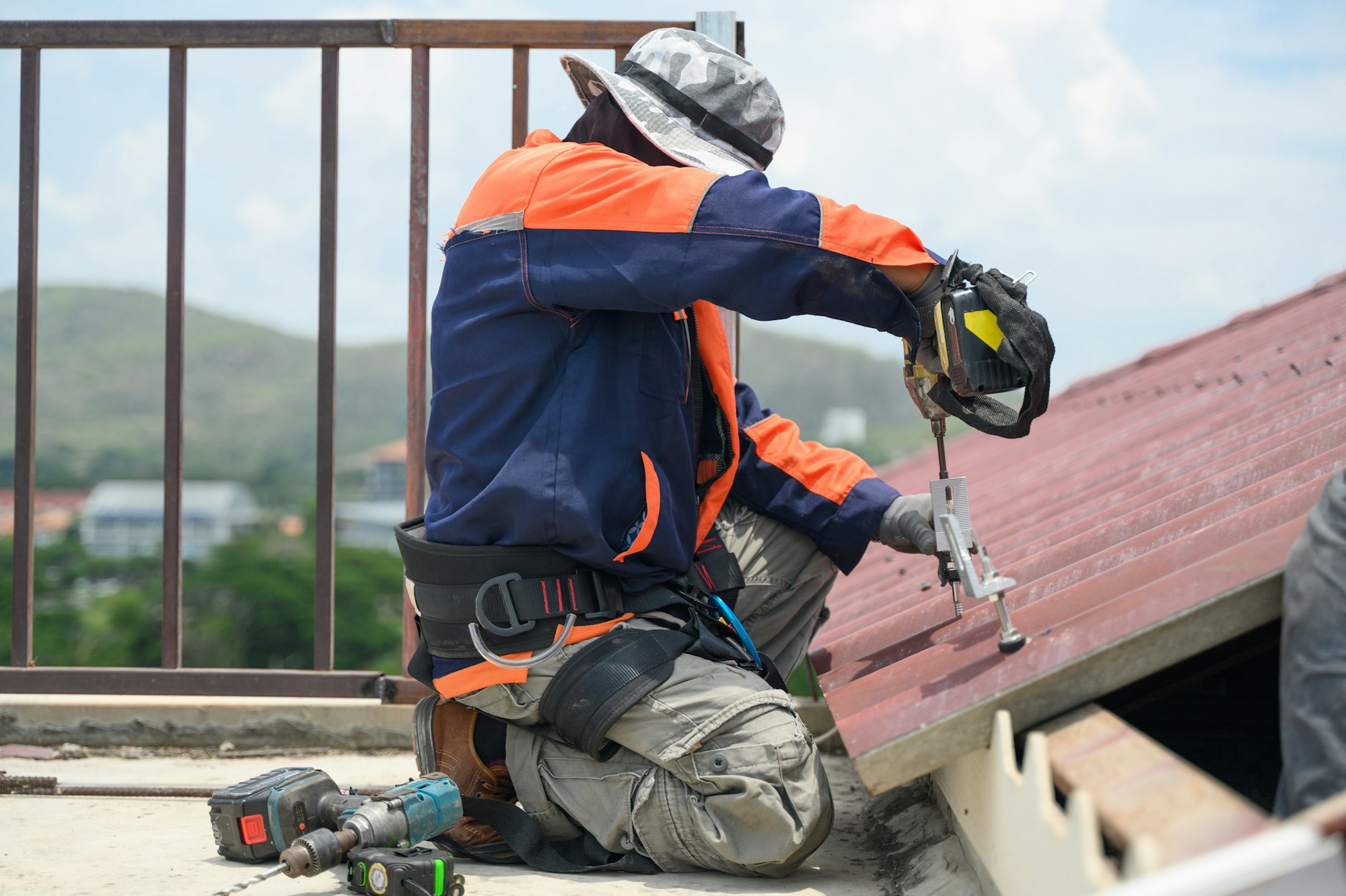 Deciding the Fate of Your Roof: Should You Repair, Patch, or Replace?-image 3