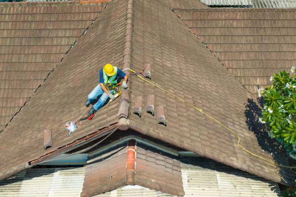 Urgent Roof Warnings You Can’t Ignore – Ultimate Guide